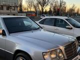 Mercedes-Benz E 220 1993 года за 2 850 000 тг. в Шымкент – фото 5