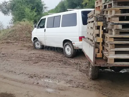 Volkswagen Multivan 1993 года за 2 700 000 тг. в Алматы – фото 5