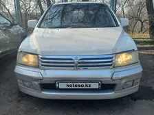 Mitsubishi Chariot, 1999
