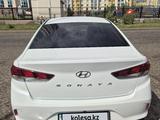 Hyundai Sonata 2019 годаүшін9 500 000 тг. в Астана – фото 3