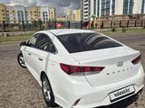Hyundai Sonata 2019 годаfor9 500 000 тг. в Астана – фото 5
