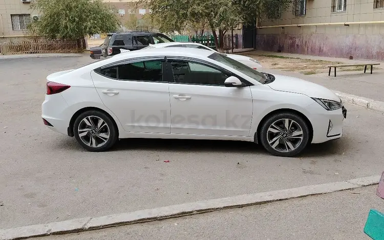 Hyundai Elantra 2019 годаfor7 400 000 тг. в Актау