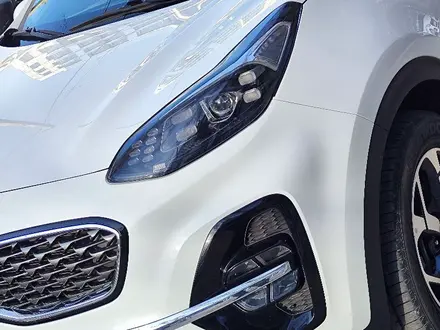 Kia Sportage 2019 года за 11 600 000 тг. в Атырау – фото 3