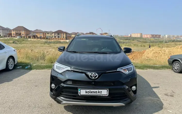 Toyota RAV4 2018 года за 16 000 000 тг. в Уральск