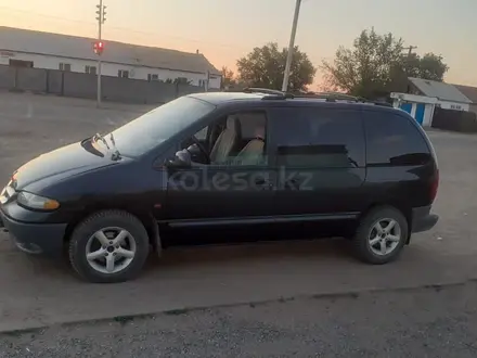 Chrysler Voyager 1997 года за 950 000 тг. в Караганда – фото 3