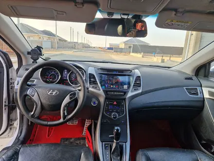 Hyundai Elantra 2015 года за 6 000 000 тг. в Атырау – фото 5