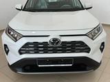 Toyota RAV4 2023 года за 20 590 000 тг. в Жанаозен – фото 2