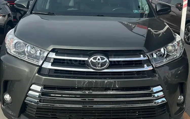 Toyota Highlander 2014 годаfor12 300 000 тг. в Алматы