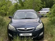 Opel Astra, 2012