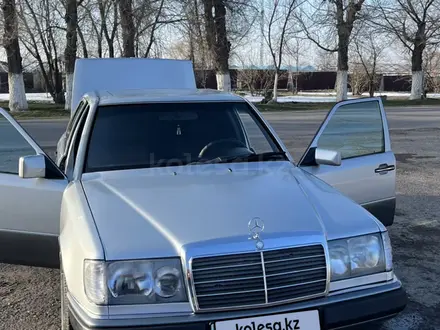 Mercedes-Benz E 220 1993 года за 2 200 000 тг. в Алматы – фото 11