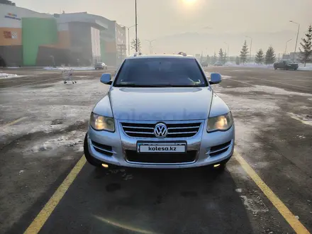 Volkswagen Touareg 2008 года за 5 800 000 тг. в Алматы