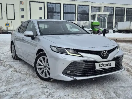 Toyota Camry 2019 года за 12 500 000 тг. в Астана – фото 17