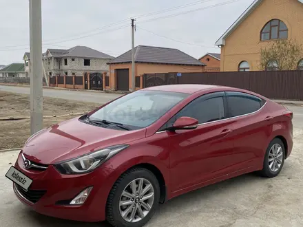 Hyundai Elantra 2014 года за 6 800 000 тг. в Атырау – фото 2