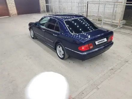 Mercedes-Benz E 280 1998 года за 2 800 000 тг. в Алматы – фото 3