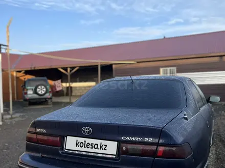 Toyota Camry 1998 года за 3 000 000 тг. в Зайсан – фото 2