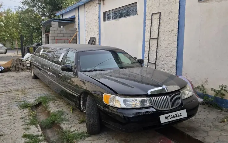 Lincoln Town Car 2001 годаүшін1 500 000 тг. в Павлодар