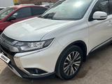 Mitsubishi Outlander 2019 года за 12 000 000 тг. в Астана