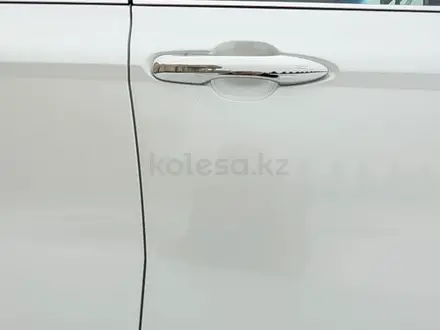 Toyota Camry 2019 года за 16 500 000 тг. в Алматы – фото 15