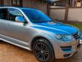 Volkswagen Touareg 2008 года за 7 200 000 тг. в Алматы – фото 6