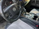 Volkswagen Touareg 2008 года за 8 100 000 тг. в Алматы – фото 2