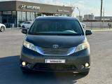 Toyota Sienna 2011 года за 11 500 000 тг. в Жанаозен