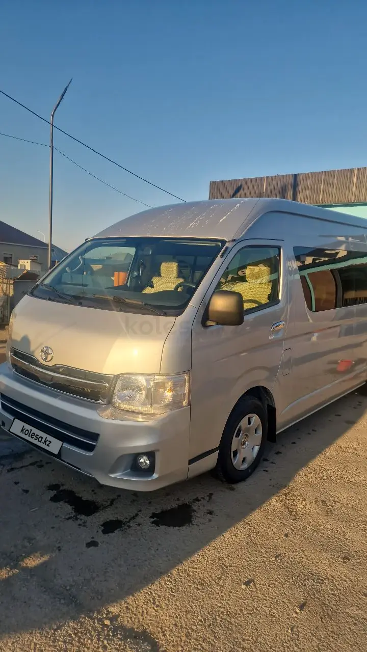 Toyota HiAce, 2012
