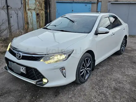 Toyota Camry 2017 года за 13 800 000 тг. в Павлодар – фото 2