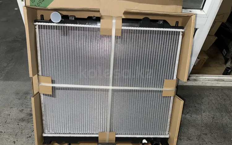 Радиатор охлаждения на Mitsubishi Delica, L400үшін17 000 тг. в Алматы