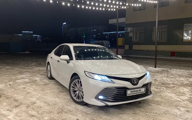 Toyota Camry 2018 года за 15 900 000 тг. в Актобе