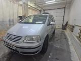 Volkswagen Sharan 2006 годаүшін3 700 000 тг. в Актобе – фото 5