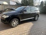 Volkswagen Touareg 2007 годаfor7 300 000 тг. в Алматы