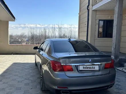 BMW 740 2011 года за 10 000 000 тг. в Алматы – фото 4