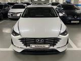 Hyundai Sonata 2019 года за 11 750 000 тг. в Шымкент – фото 2