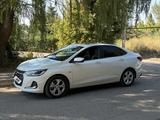 Chevrolet Onix 2025 года за 6 300 000 тг. в Алматы – фото 2