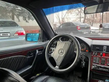 Mercedes-Benz C 280 1995 года за 3 000 000 тг. в Алматы – фото 18