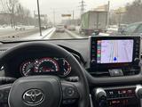 Toyota RAV4 2022 года за 21 950 000 тг. в Алматы – фото 2