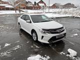 Toyota Camry 2015 года за 10 581 000 тг. в Усть-Каменогорск – фото 2