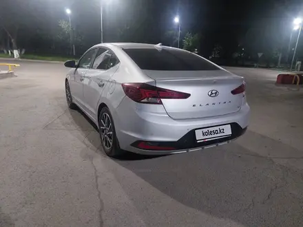 Hyundai Elantra 2019 года за 9 500 000 тг. в Караганда – фото 7