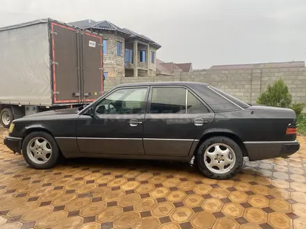 Mercedes-Benz E 230 1992 года за 1 100 000 тг. в Тараз
