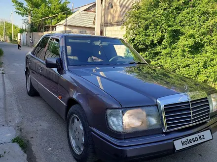 Mercedes-Benz E 230 1993 года за 1 490 000 тг. в Шымкент – фото 2