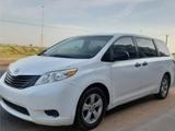 Toyota Sienna 2015 года за 11 850 000 тг. в Актау