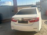 Toyota Camry 2014 годаfor9 500 000 тг. в Атырау – фото 2