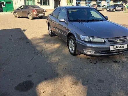 Toyota Camry 1997 года за 2 900 000 тг. в Алматы – фото 14