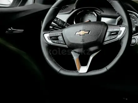 Chevrolet Onix 2024 года за 8 190 000 тг. в Тараз – фото 5