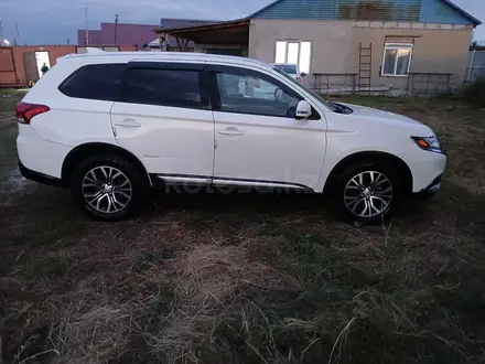 Mitsubishi Outlander 2017 года за 10 200 000 тг. в Астана – фото 3