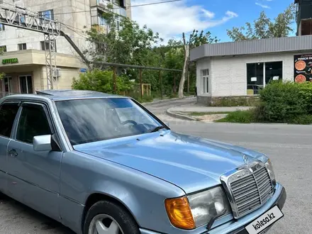 Mercedes-Benz E 200 1991 года за 1 930 000 тг. в Туркестан – фото 3