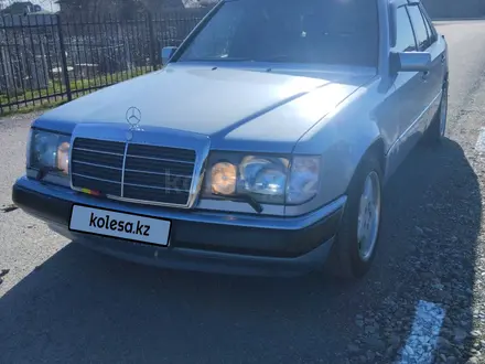 Mercedes-Benz E 200 1991 года за 1 930 000 тг. в Туркестан – фото 6