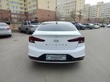 Hyundai Elantra 2020 года за 8 500 000 тг. в Астана – фото 2