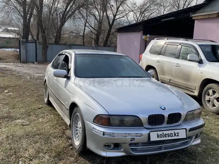 BMW 523 1999 года за 1 650 000 тг. в Алматы