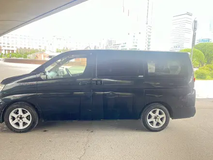 Nissan Elgrand 2004 года за 4 850 000 тг. в Астана – фото 2